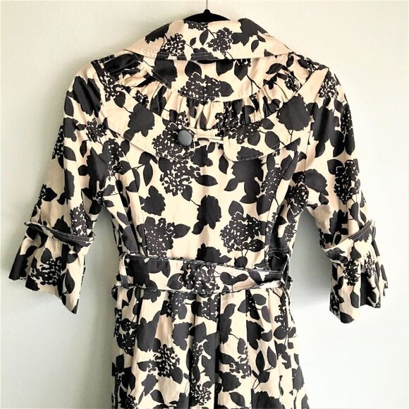 Forever Twentyone Frilly Trench Coat - Picture 4 of 5